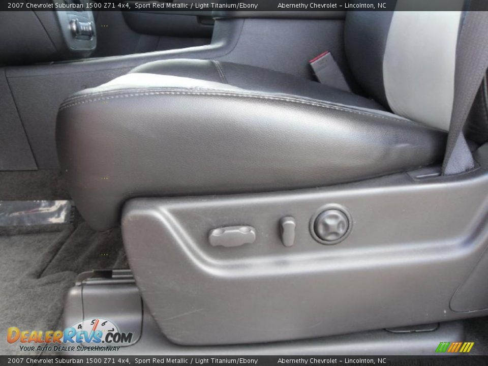2007 Chevrolet Suburban 1500 Z71 4x4 Sport Red Metallic / Light Titanium/Ebony Photo #9