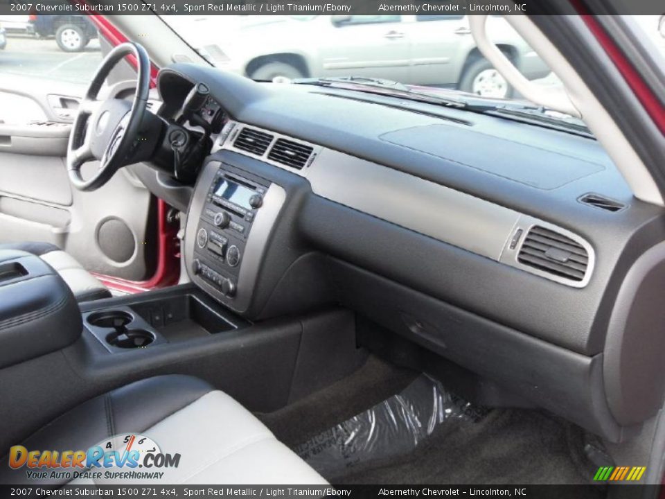 2007 Chevrolet Suburban 1500 Z71 4x4 Sport Red Metallic / Light Titanium/Ebony Photo #19
