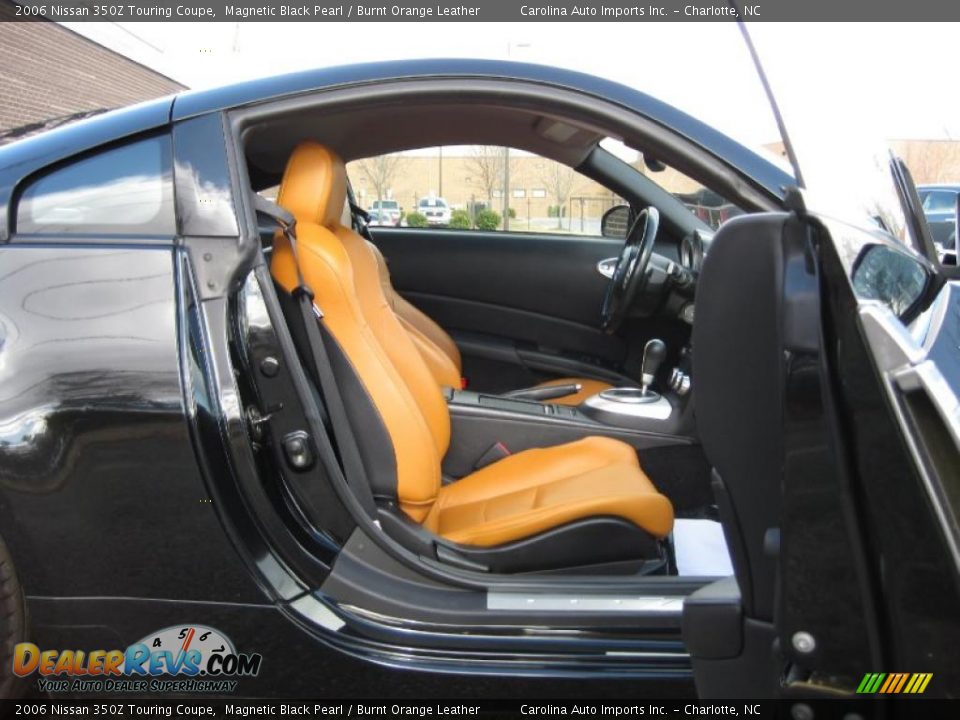 2006 Nissan 350Z Touring Coupe Magnetic Black Pearl / Burnt Orange Leather Photo #20