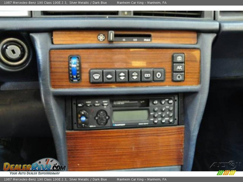 1987 Mercedes-Benz 190 Class 190E 2.3 Silver Metallic / Dark Blue Photo #8