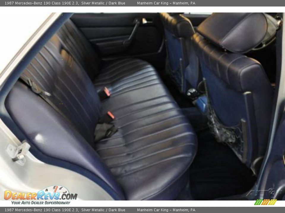 1987 Mercedes-Benz 190 Class 190E 2.3 Silver Metallic / Dark Blue Photo #15