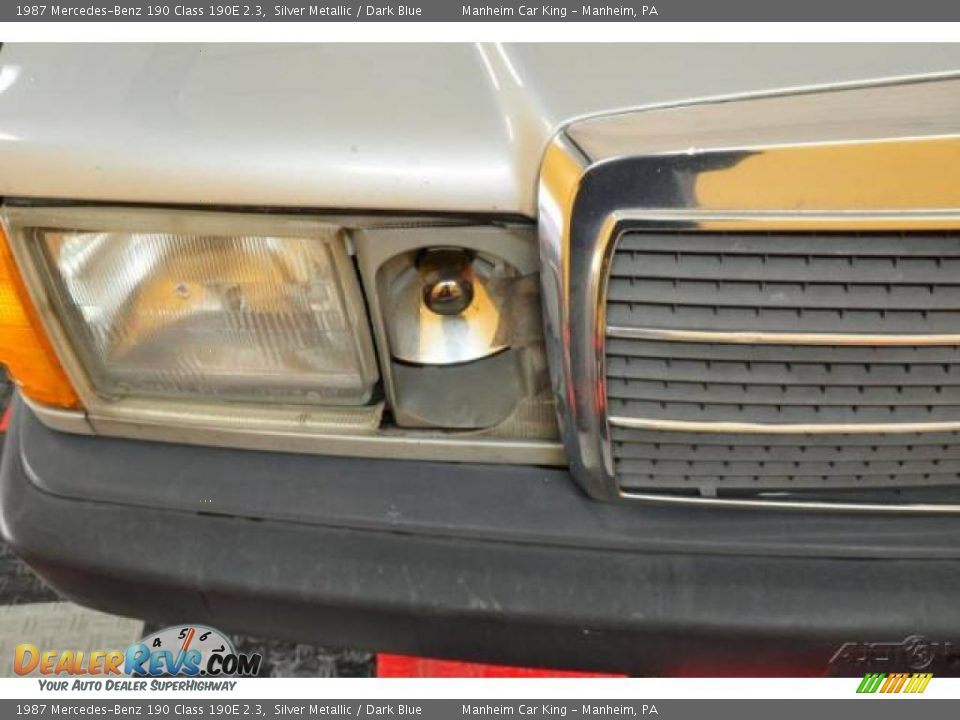 1987 Mercedes-Benz 190 Class 190E 2.3 Silver Metallic / Dark Blue Photo #19