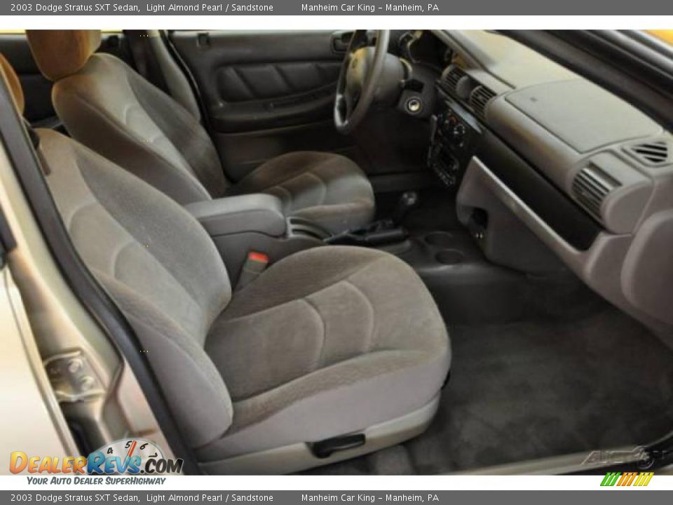 2003 Dodge Stratus SXT Sedan Light Almond Pearl / Sandstone Photo #14