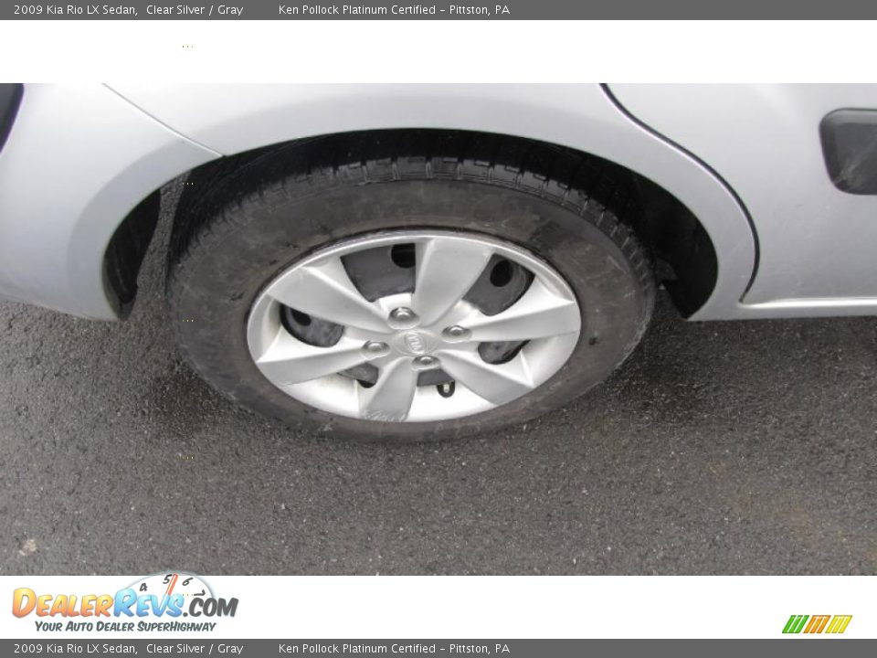 2009 Kia Rio LX Sedan Clear Silver / Gray Photo #20