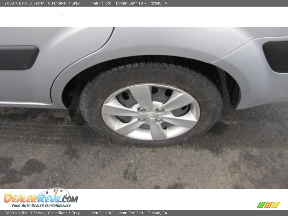 2009 Kia Rio LX Sedan Clear Silver / Gray Photo #21