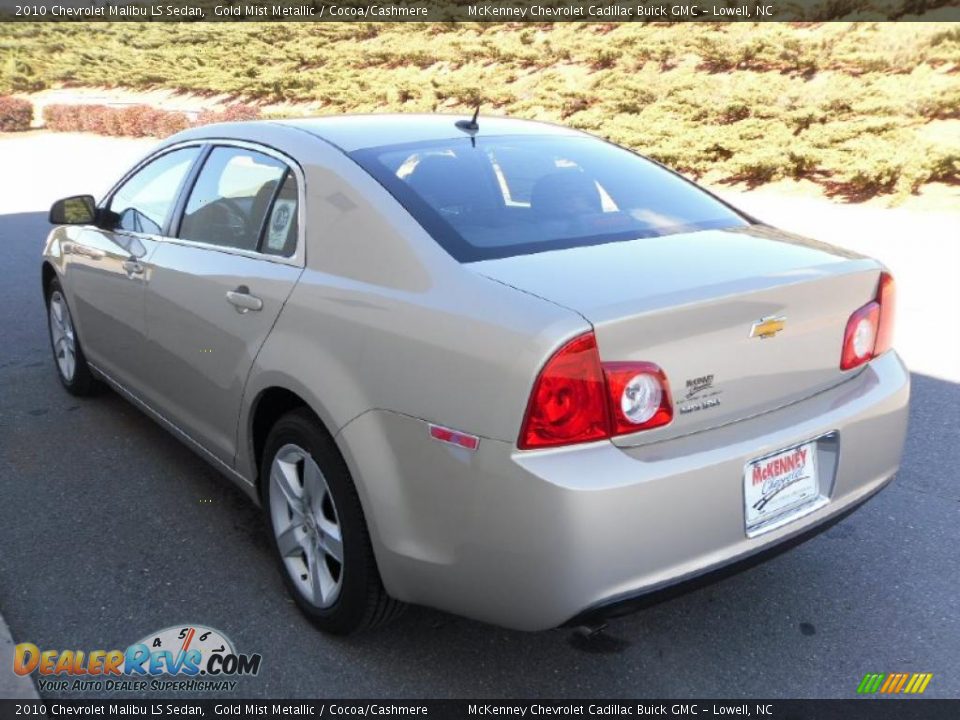 2010 Chevrolet Malibu LS Sedan Gold Mist Metallic / Cocoa/Cashmere Photo #2