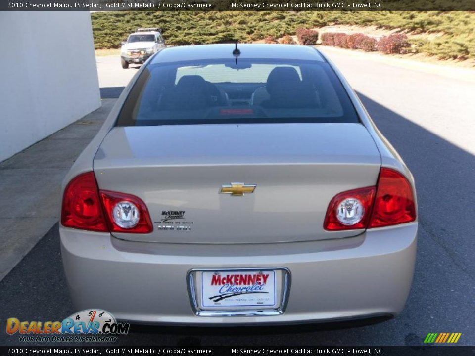 2010 Chevrolet Malibu LS Sedan Gold Mist Metallic / Cocoa/Cashmere Photo #3