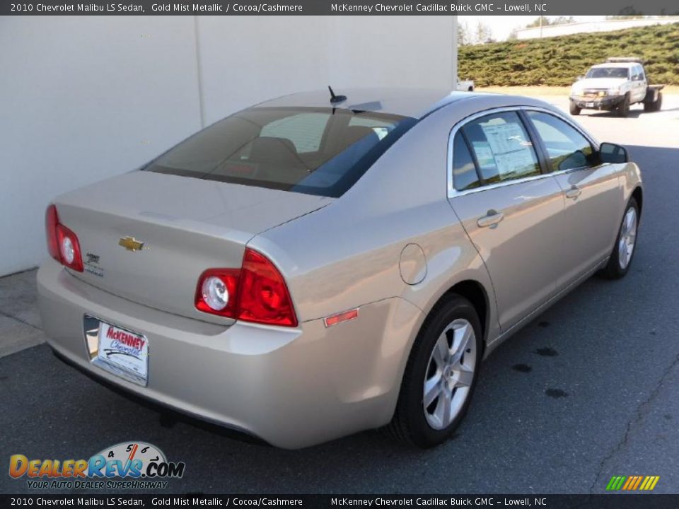 2010 Chevrolet Malibu LS Sedan Gold Mist Metallic / Cocoa/Cashmere Photo #4