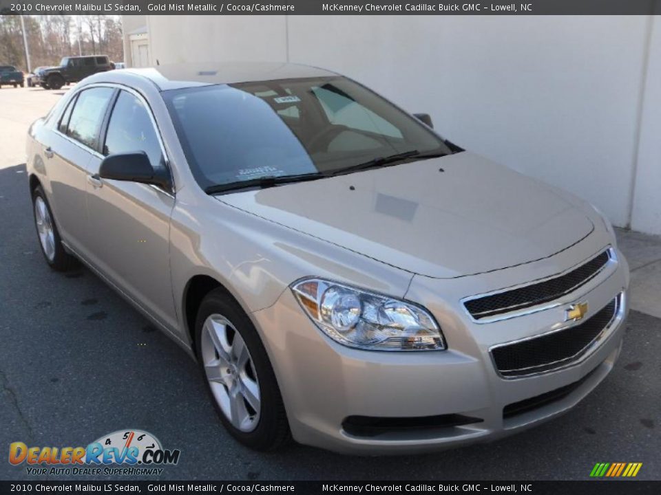 2010 Chevrolet Malibu LS Sedan Gold Mist Metallic / Cocoa/Cashmere Photo #5