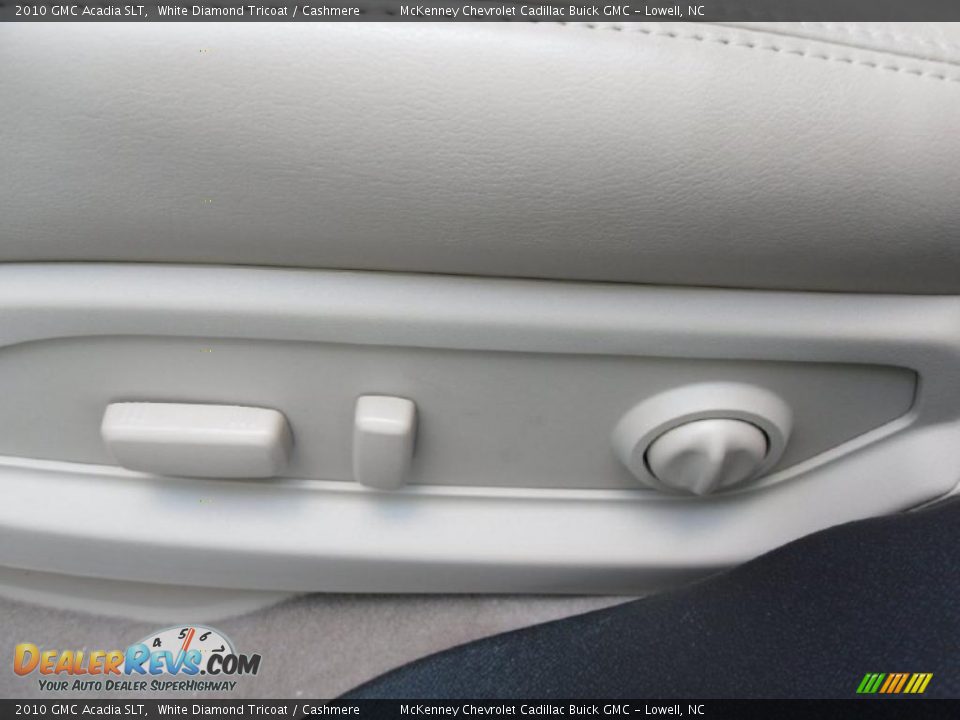 2010 GMC Acadia SLT White Diamond Tricoat / Cashmere Photo #10