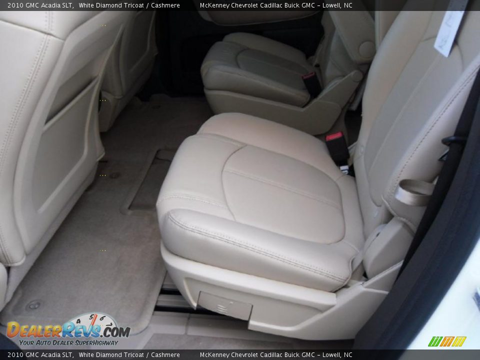 2010 GMC Acadia SLT White Diamond Tricoat / Cashmere Photo #17