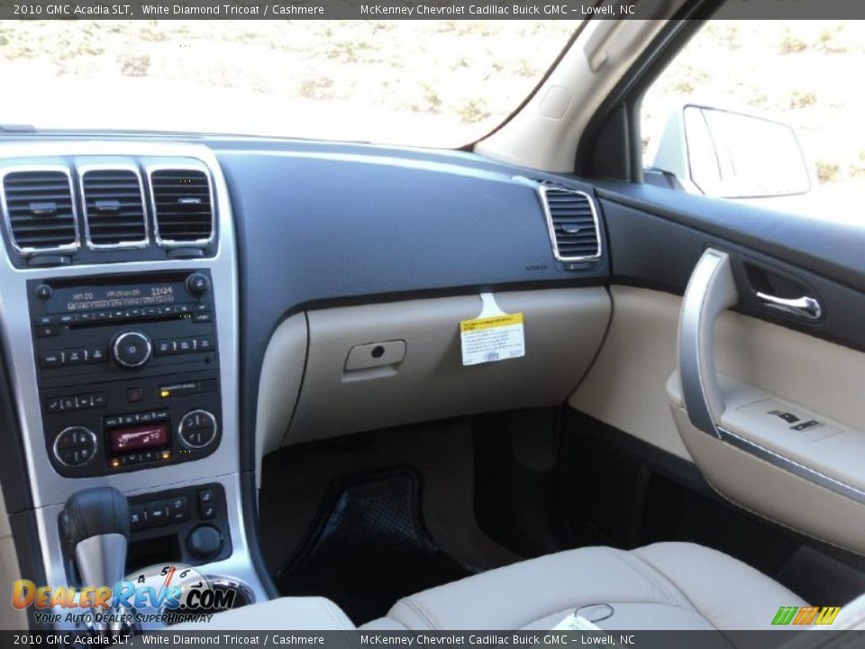 2010 GMC Acadia SLT White Diamond Tricoat / Cashmere Photo #19