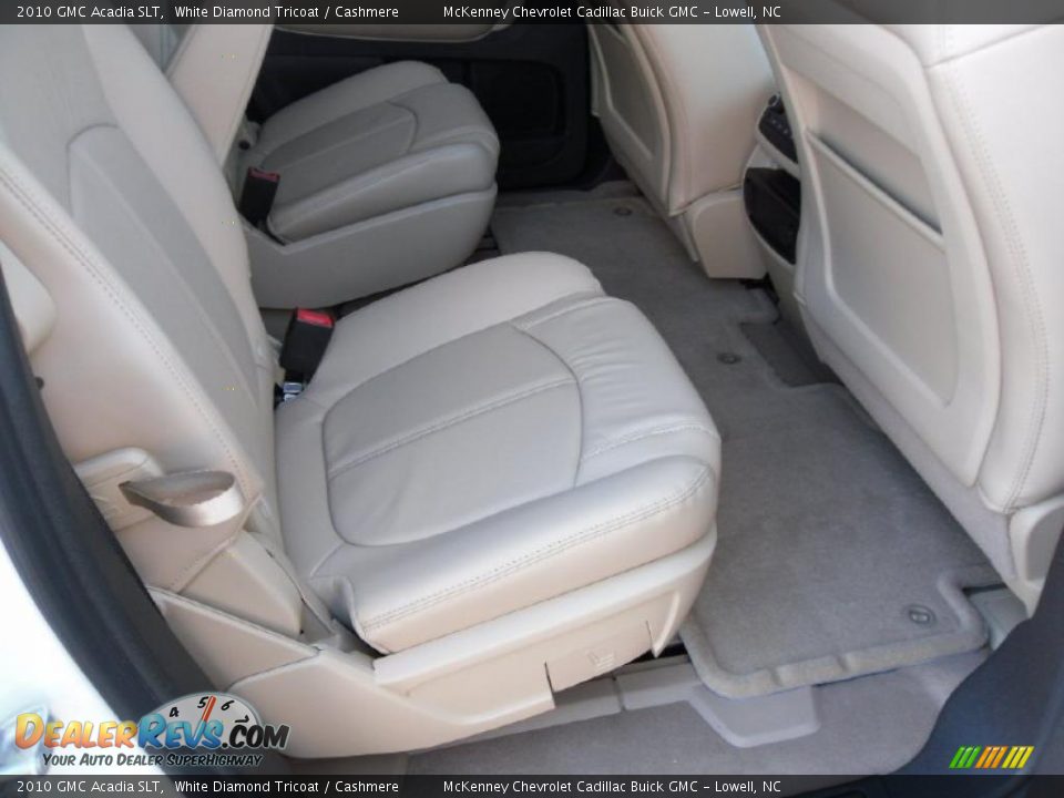 2010 GMC Acadia SLT White Diamond Tricoat / Cashmere Photo #21