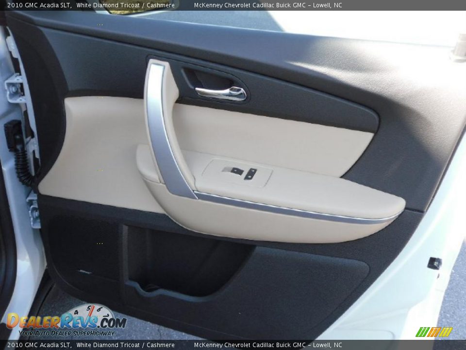 2010 GMC Acadia SLT White Diamond Tricoat / Cashmere Photo #25