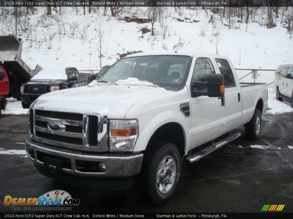 2010 Ford F250 Super Duty XLT Crew Cab 4x4 Oxford White / Medium Stone Photo #10