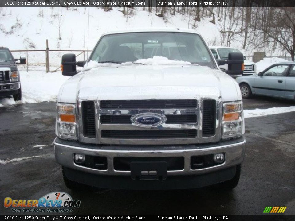 2010 Ford F250 Super Duty XLT Crew Cab 4x4 Oxford White / Medium Stone Photo #11
