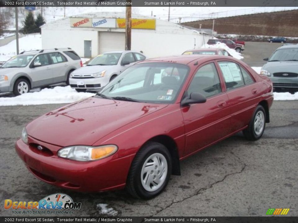 2002 Ford Escort SE Sedan Toreador Red Metallic / Medium Graphite Photo #10