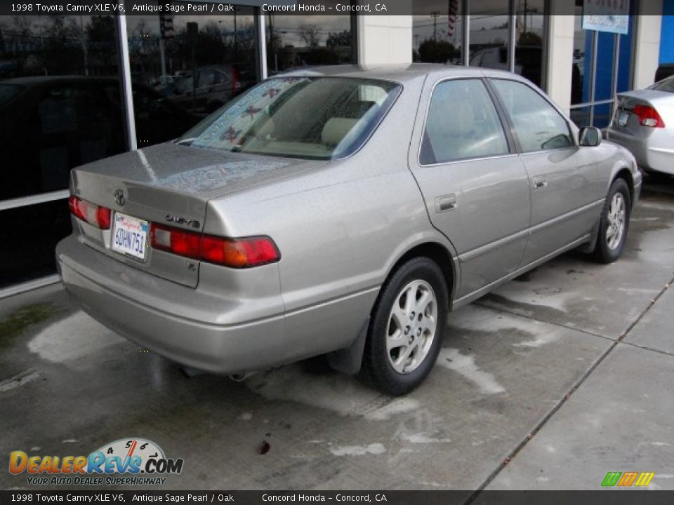 1998 Toyota Camry XLE V6 Antique Sage Pearl / Oak Photo #3