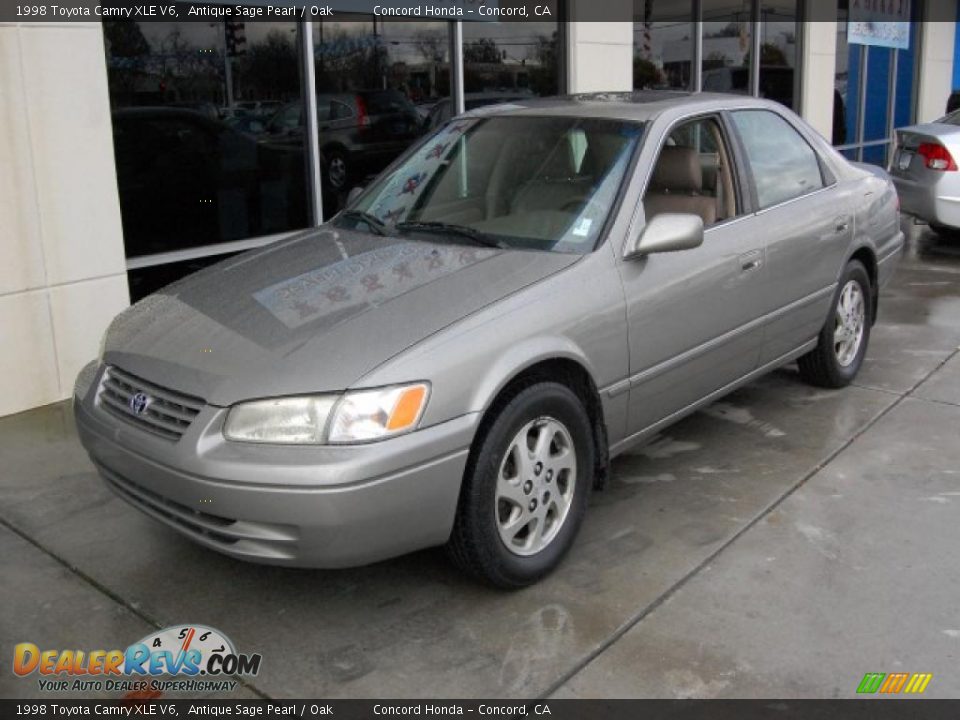 1998 Toyota Camry XLE V6 Antique Sage Pearl / Oak Photo #7