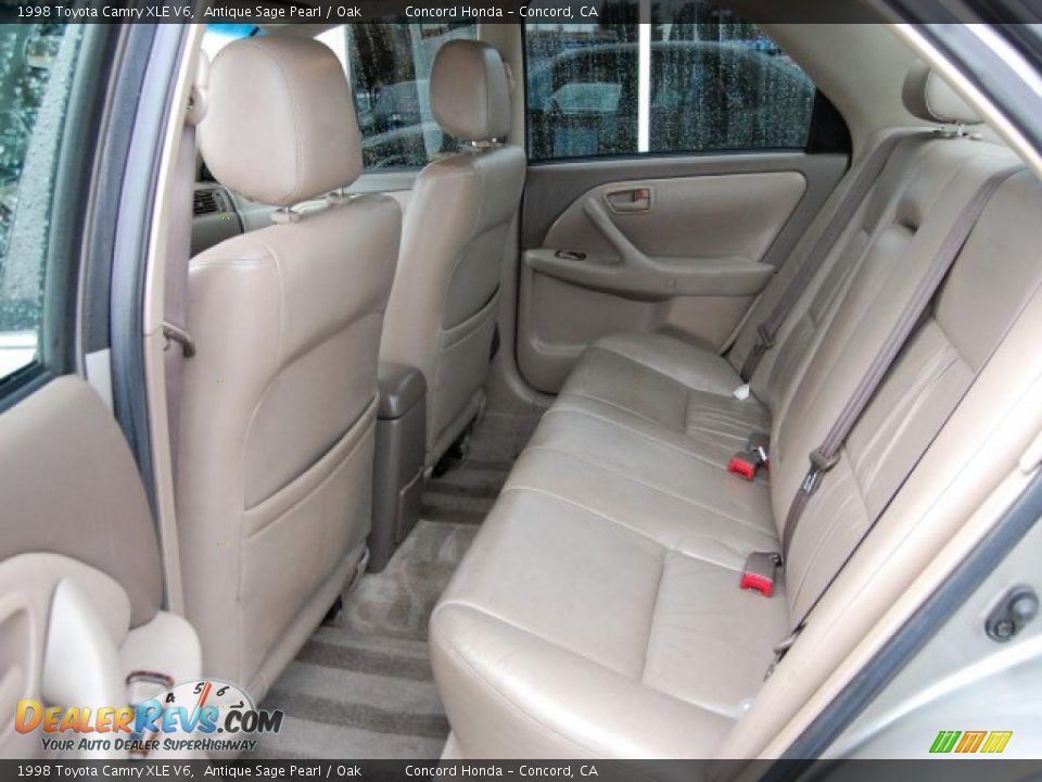 1998 Toyota Camry XLE V6 Antique Sage Pearl / Oak Photo #11