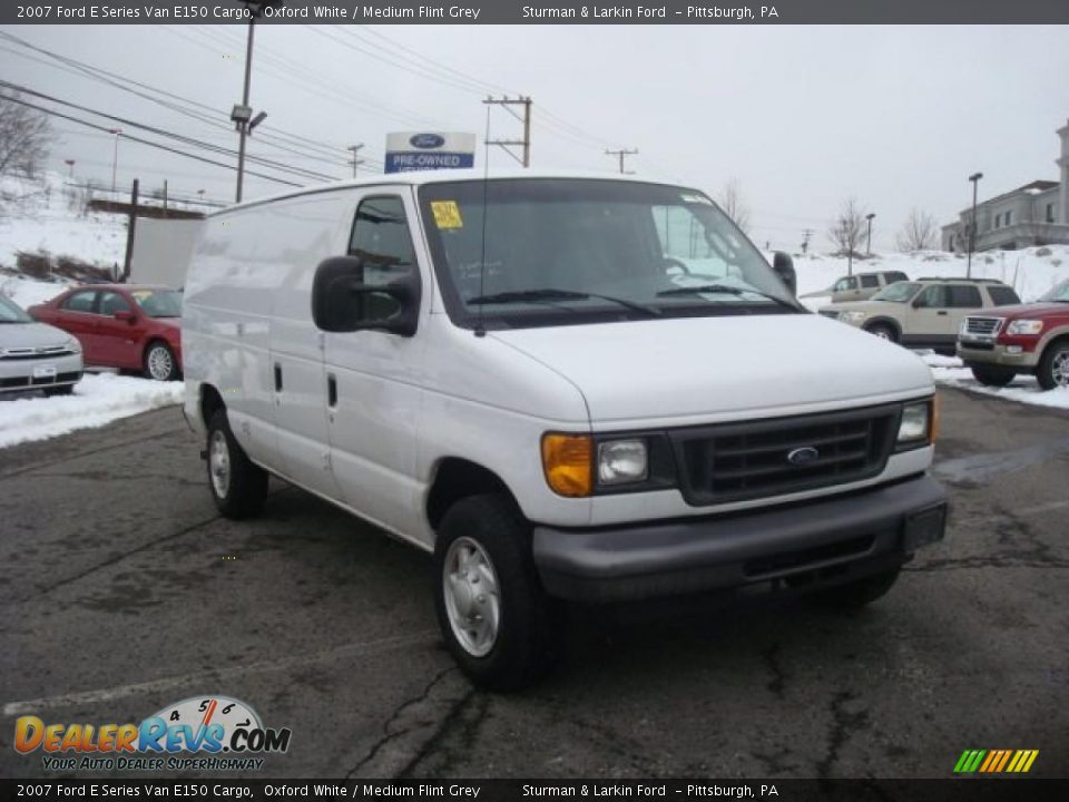2007 Ford E Series Van E150 Cargo Oxford White / Medium Flint Grey Photo #1