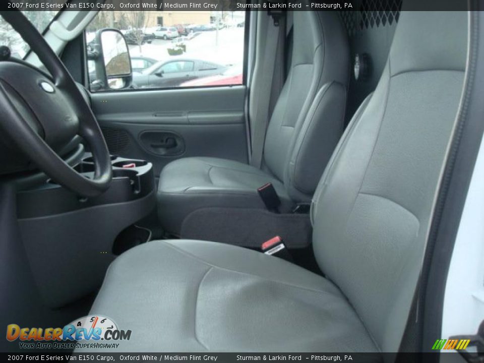 2007 Ford E Series Van E150 Cargo Oxford White / Medium Flint Grey Photo #7