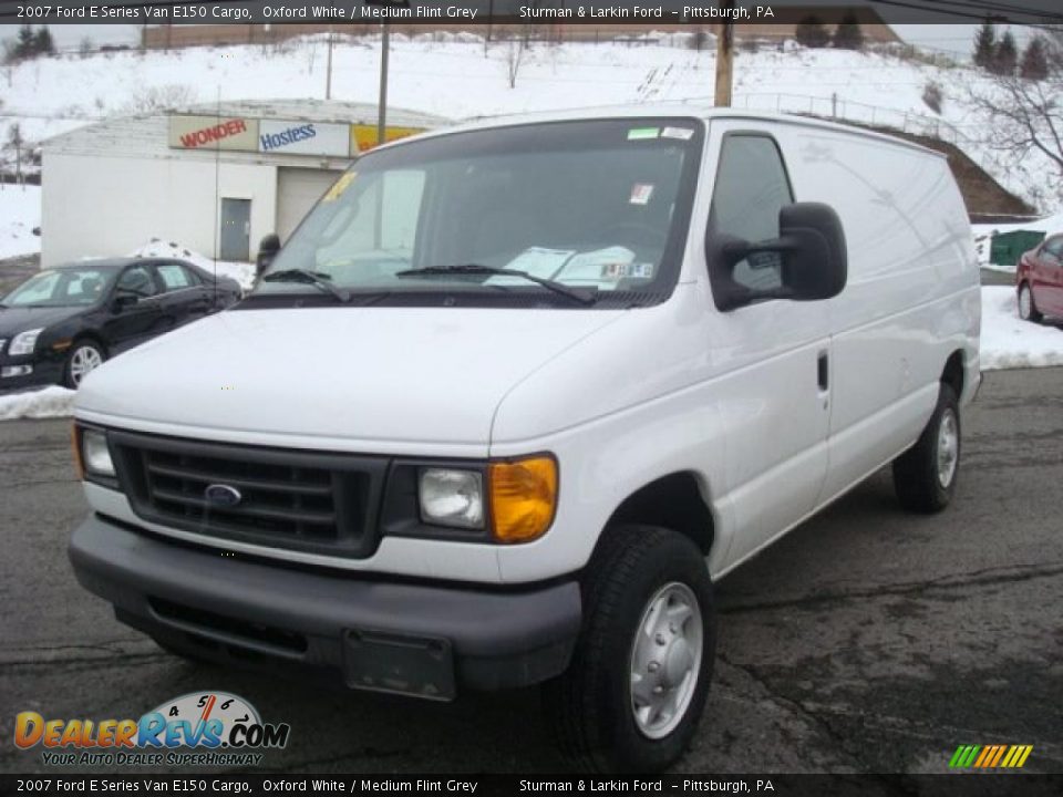 2007 Ford E Series Van E150 Cargo Oxford White / Medium Flint Grey Photo #10