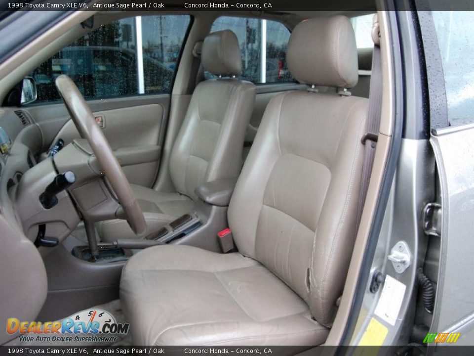 1998 Toyota Camry XLE V6 Antique Sage Pearl / Oak Photo #23