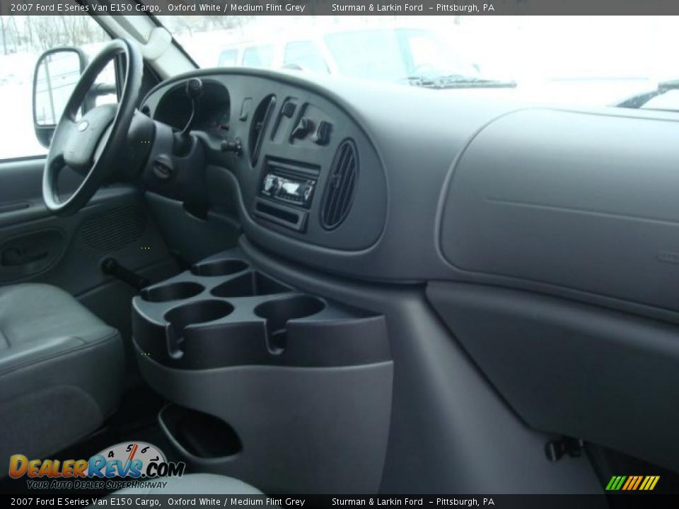 2007 Ford E Series Van E150 Cargo Oxford White / Medium Flint Grey Photo #17