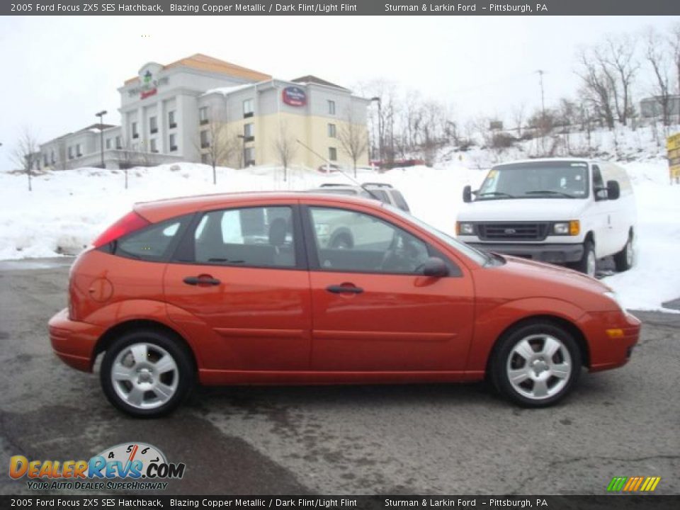 2005 Ford Focus ZX5 SES Hatchback Blazing Copper Metallic / Dark Flint/Light Flint Photo #2