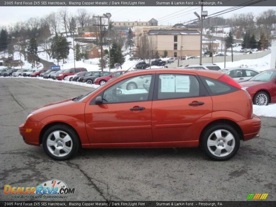 2005 Ford Focus ZX5 SES Hatchback Blazing Copper Metallic / Dark Flint/Light Flint Photo #6