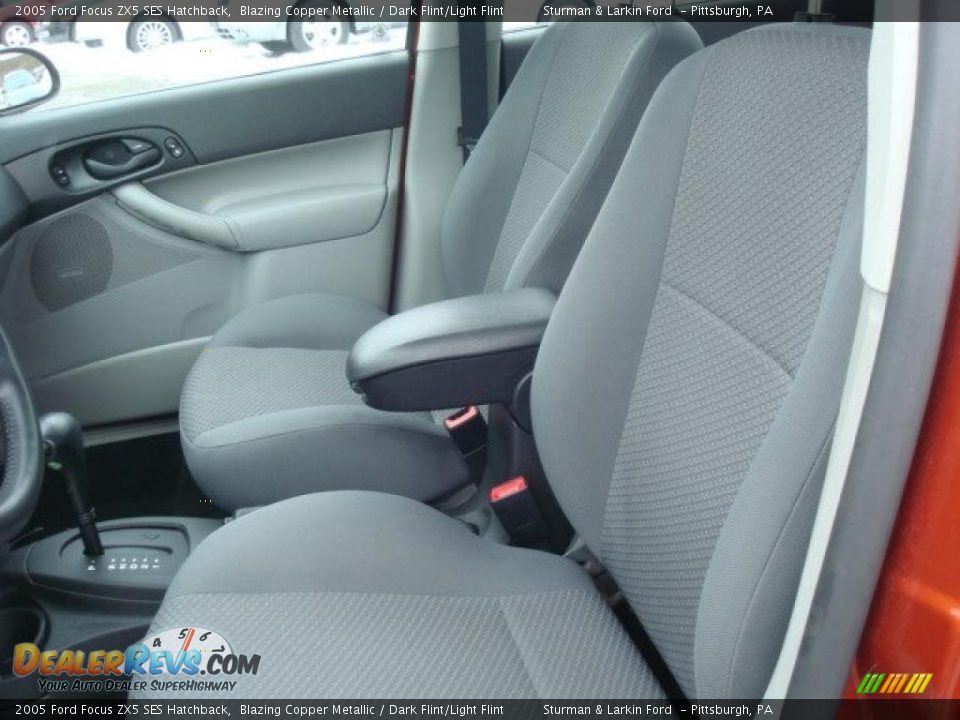 2005 Ford Focus ZX5 SES Hatchback Blazing Copper Metallic / Dark Flint/Light Flint Photo #7