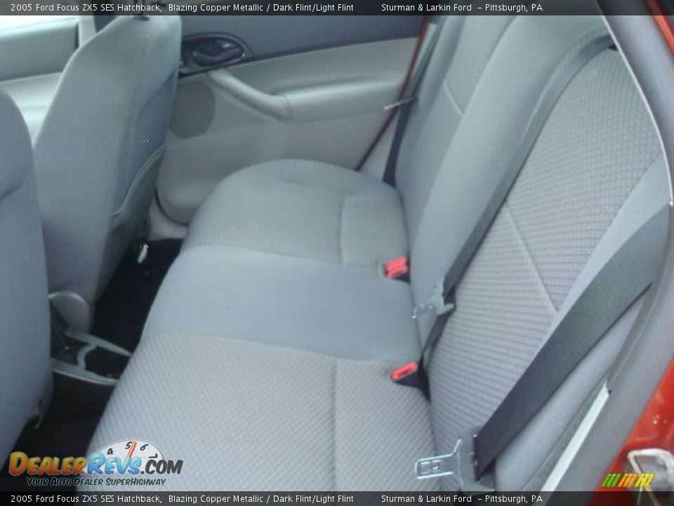 2005 Ford Focus ZX5 SES Hatchback Blazing Copper Metallic / Dark Flint/Light Flint Photo #13