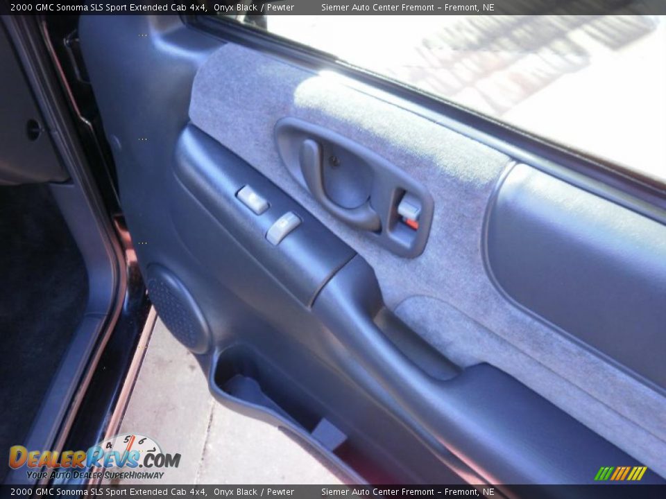 2000 GMC Sonoma SLS Sport Extended Cab 4x4 Onyx Black / Pewter Photo #21