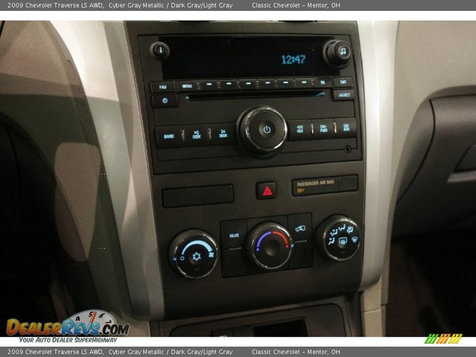 2009 Chevrolet Traverse LS AWD Cyber Gray Metallic / Dark Gray/Light Gray Photo #14