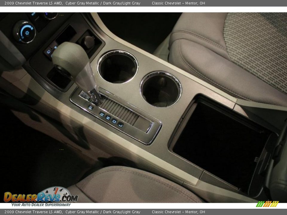 2009 Chevrolet Traverse LS AWD Cyber Gray Metallic / Dark Gray/Light Gray Photo #15