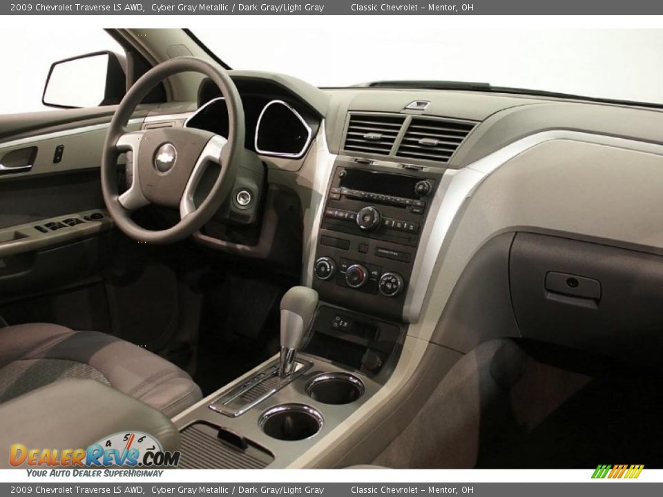 2009 Chevrolet Traverse LS AWD Cyber Gray Metallic / Dark Gray/Light Gray Photo #16