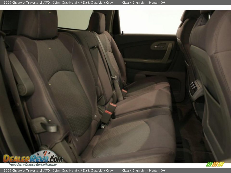 2009 Chevrolet Traverse LS AWD Cyber Gray Metallic / Dark Gray/Light Gray Photo #18
