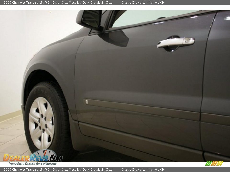 2009 Chevrolet Traverse LS AWD Cyber Gray Metallic / Dark Gray/Light Gray Photo #24
