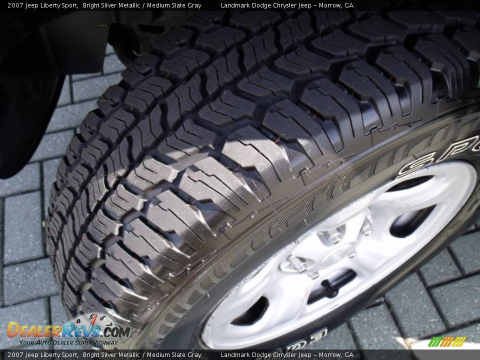 2007 Jeep Liberty Sport Bright Silver Metallic / Medium Slate Gray Photo #27