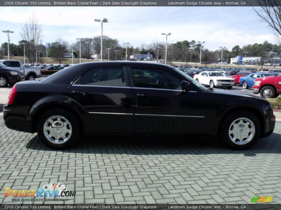 2006 Chrysler 300 Limited Brilliant Black Crystal Pearl / Dark Slate Gray/Light Graystone Photo #6