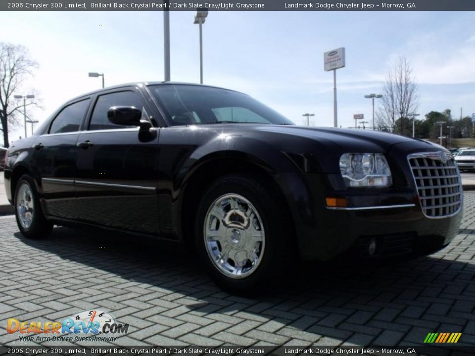 2006 Chrysler 300 Limited Brilliant Black Crystal Pearl / Dark Slate Gray/Light Graystone Photo #7