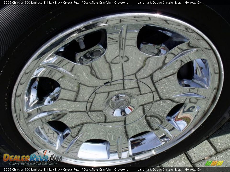 2006 Chrysler 300 Limited Brilliant Black Crystal Pearl / Dark Slate Gray/Light Graystone Photo #9