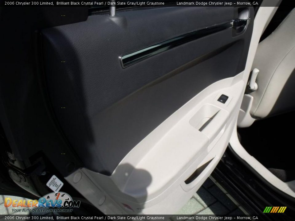 2006 Chrysler 300 Limited Brilliant Black Crystal Pearl / Dark Slate Gray/Light Graystone Photo #13