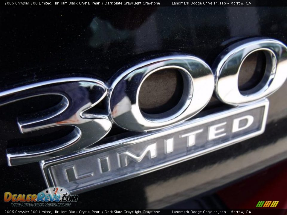2006 Chrysler 300 Limited Brilliant Black Crystal Pearl / Dark Slate Gray/Light Graystone Photo #14