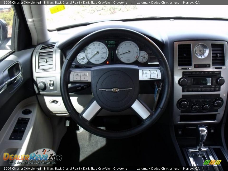 2006 Chrysler 300 Limited Brilliant Black Crystal Pearl / Dark Slate Gray/Light Graystone Photo #21