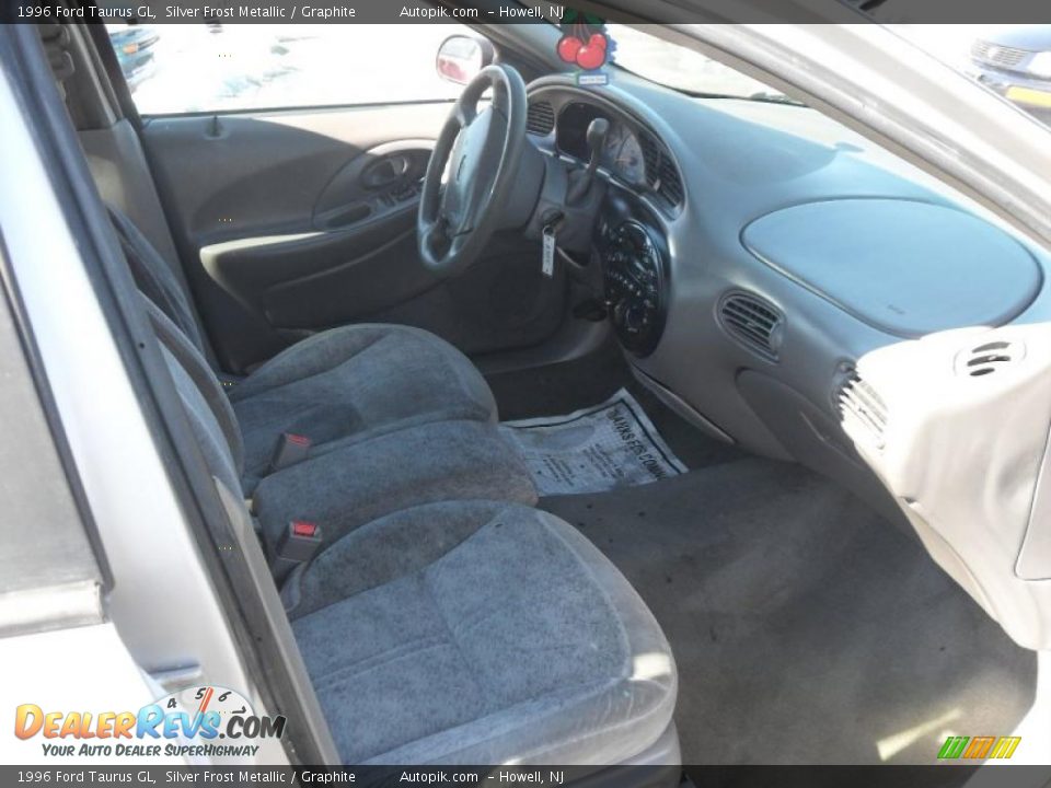 1996 Ford Taurus GL Silver Frost Metallic / Graphite Photo #10