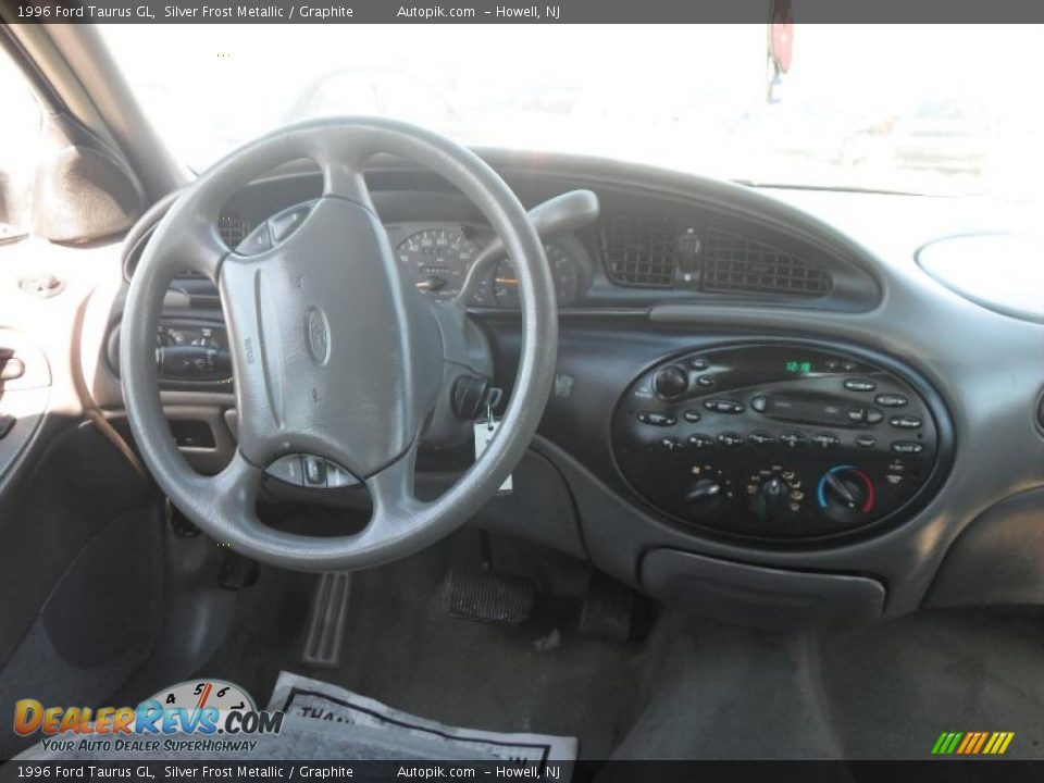 1996 Ford Taurus GL Silver Frost Metallic / Graphite Photo #12