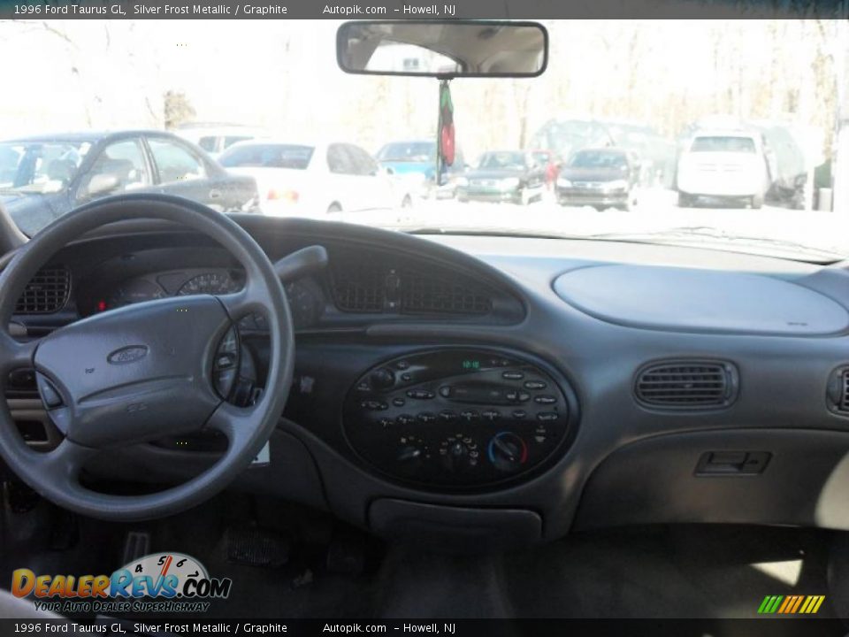1996 Ford Taurus GL Silver Frost Metallic / Graphite Photo #15