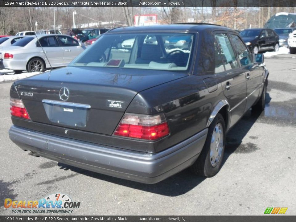 1994 Mercedes-Benz E 320 Sedan Anthracite Grey Metallic / Black Photo #5
